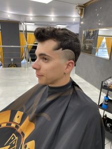 corte moderno y peinado barbería profesional granada